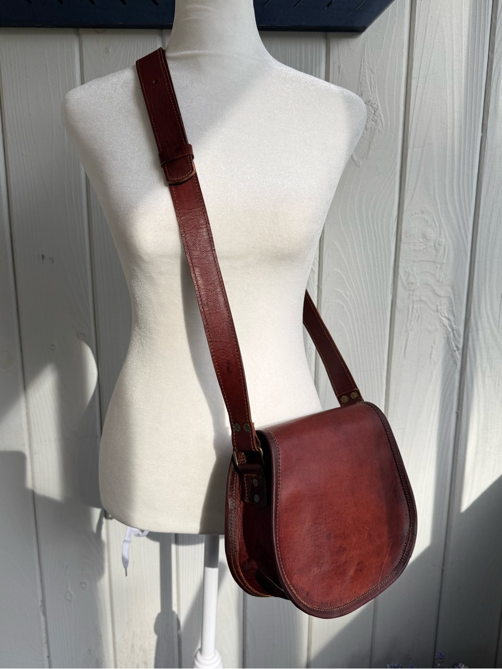 Women’s Leather Saddle Crossbody Bag in Brown